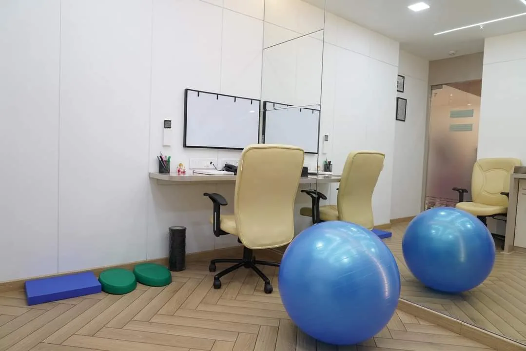 Borivali West Spine Consultation Clinic